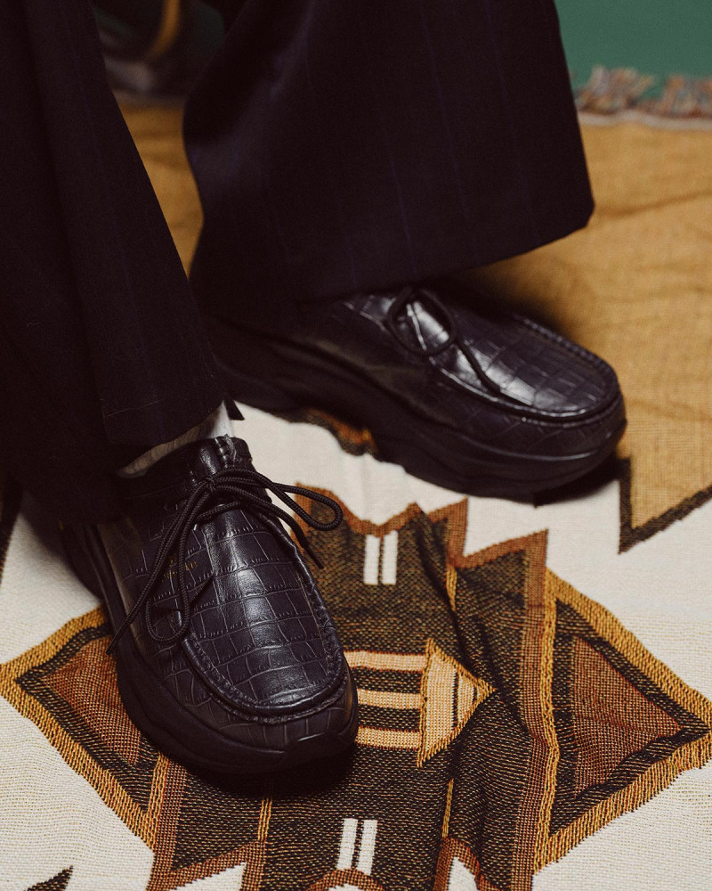 RUNDGREN｜"AYERS" Moc Toe Hybrid Derby・Dark Grey Croc Embossed Calf