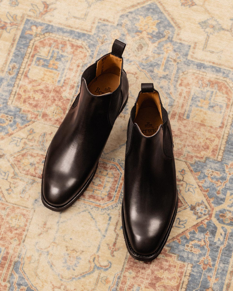 Berwick1707 for HOAX|303 Vibram® "Moonlight" Chelsea Boots・Black Berwick1707 for HOAX|303 Vibram® "Moonlight" Chelsea Boots・Black