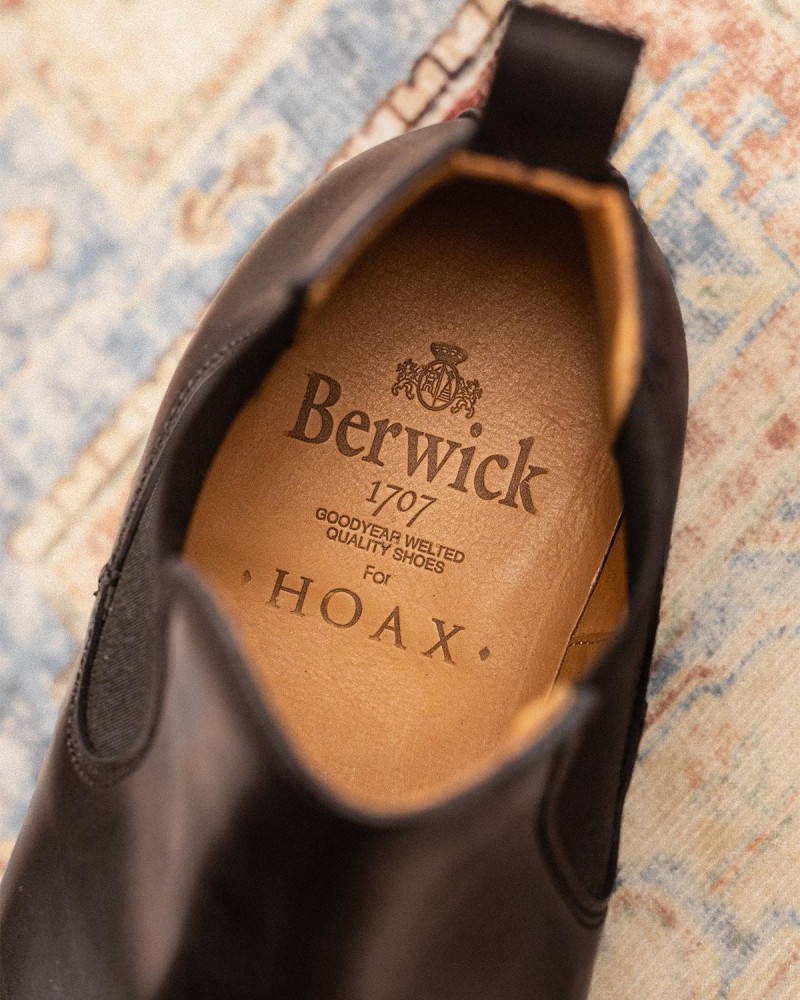 Berwick1707 for HOAX|303 Vibram® "Moonlight" Chelsea Boots・Black Berwick1707 for HOAX|303 Vibram® "Moonlight" Chelsea Boots・Black